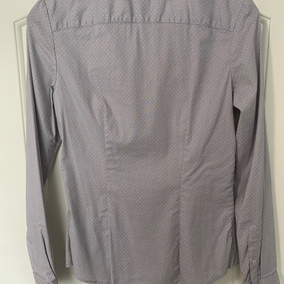 H&M button down shirt, polka dot design gray/lavender color - Picture 3 of 3